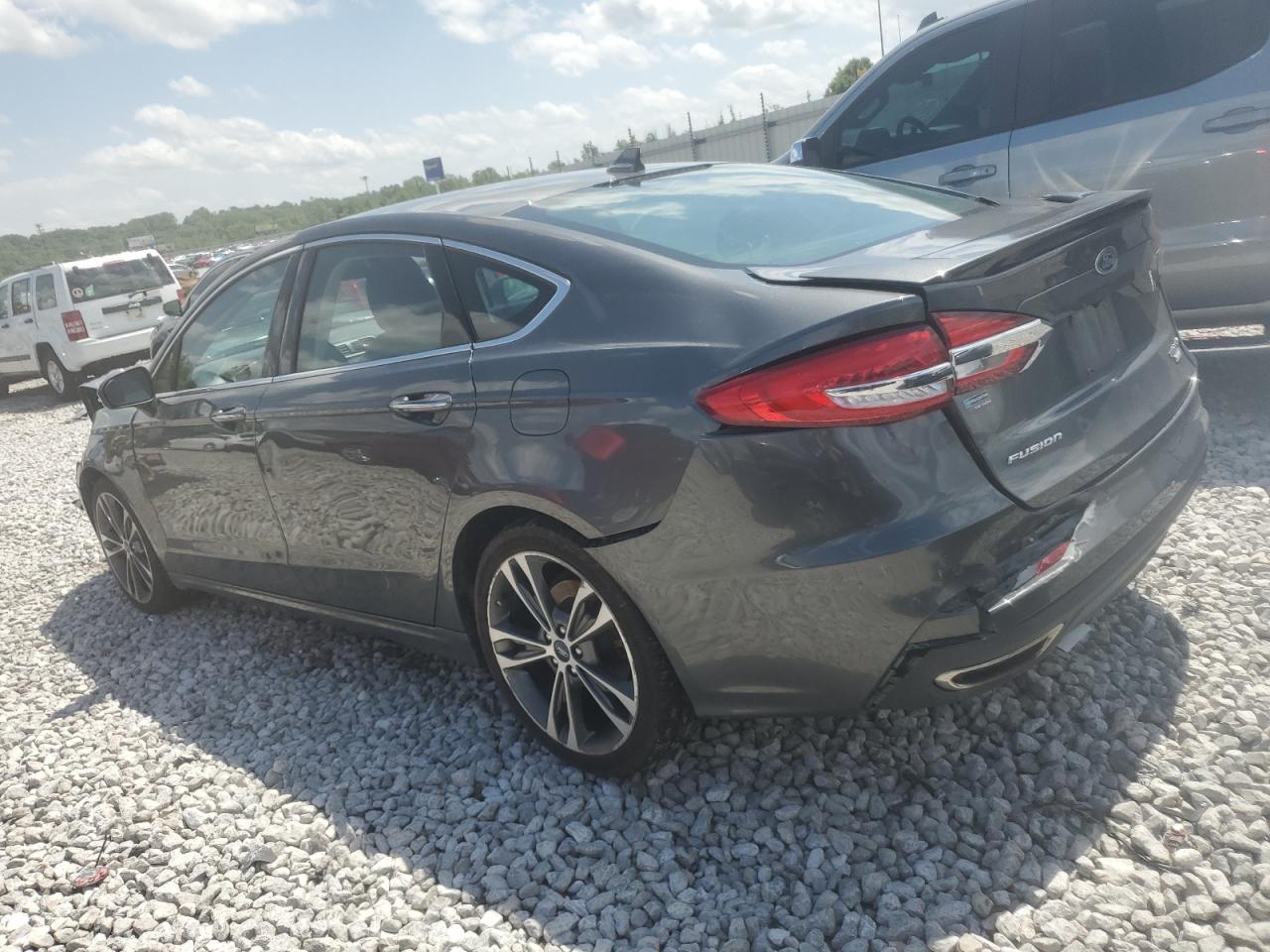 2020 Ford Fusion Titanium - Фото 2