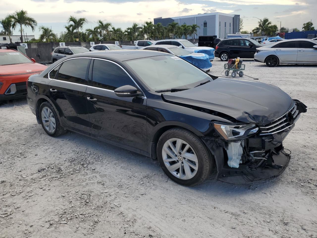 2018 Volkswagen Passat Se - Image 4