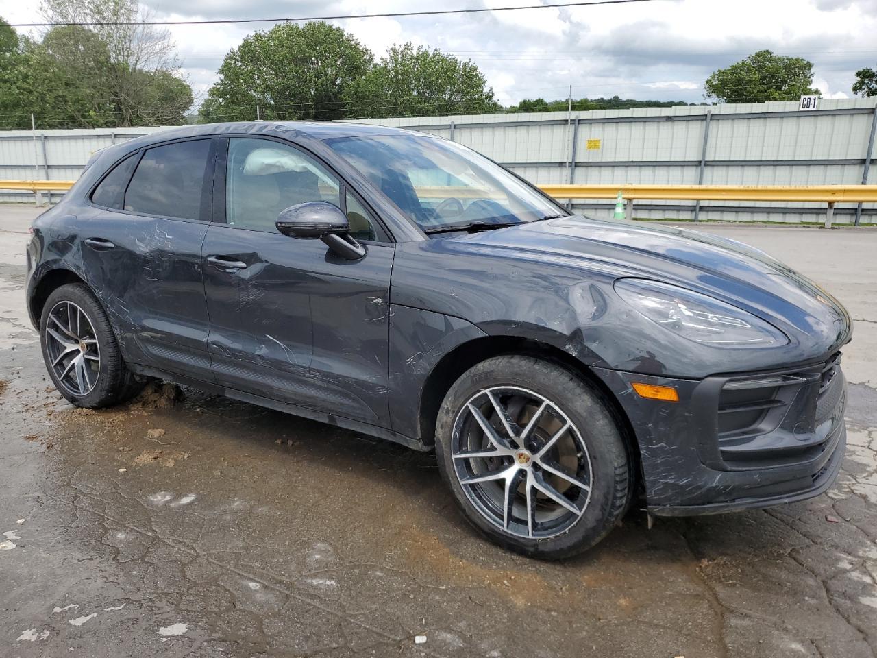 2023 Porsche Macan Base - Image 4