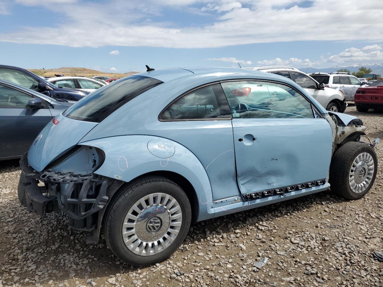 2013 Volkswagen Beetle - Image 3