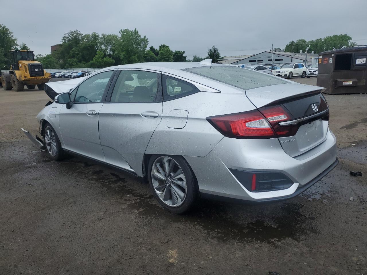 2018 Honda Clarity Touring - Image 2