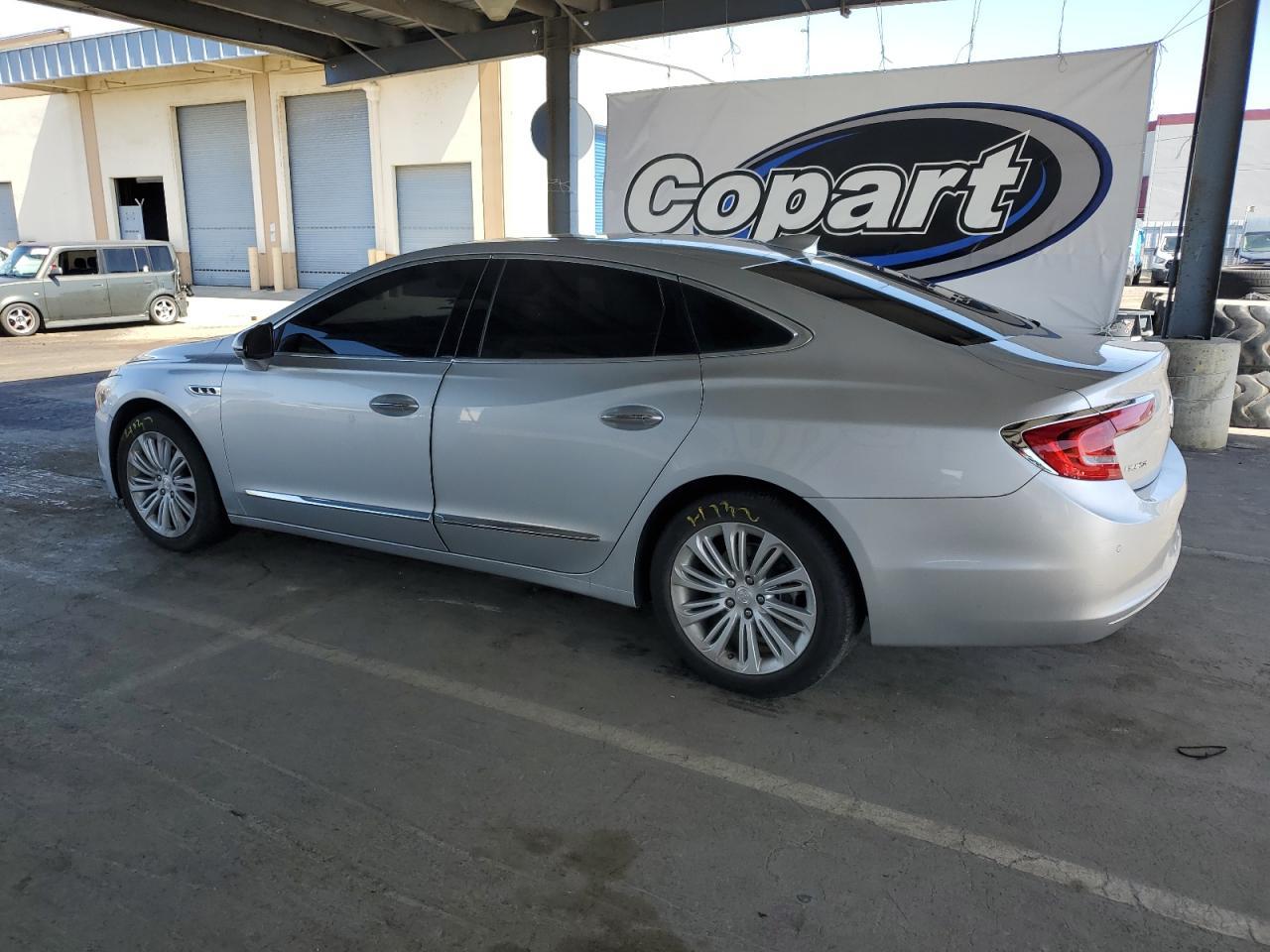 2018 Buick Lacrosse Premium - Фото 2