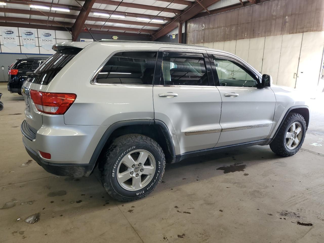 2012 Jeep Grand Cherokee Laredo - Image 3