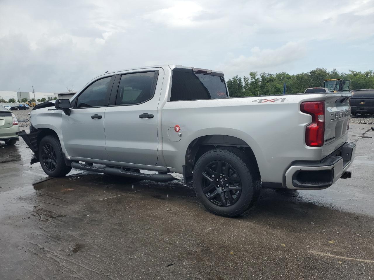 2021 Chevrolet Silverado K1500 Custom - Фото 2