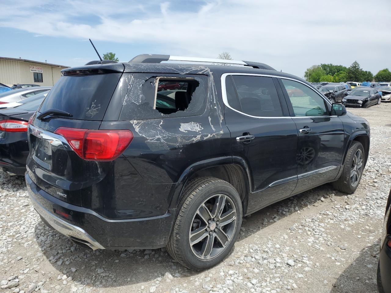 2019 GMC Acadia Denali - Image 3
