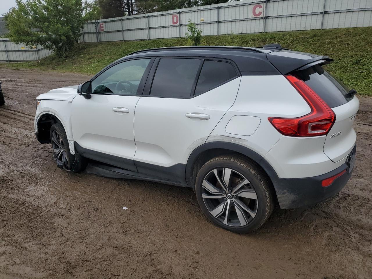 2021 Volvo Xc40 Recharge - Image 2