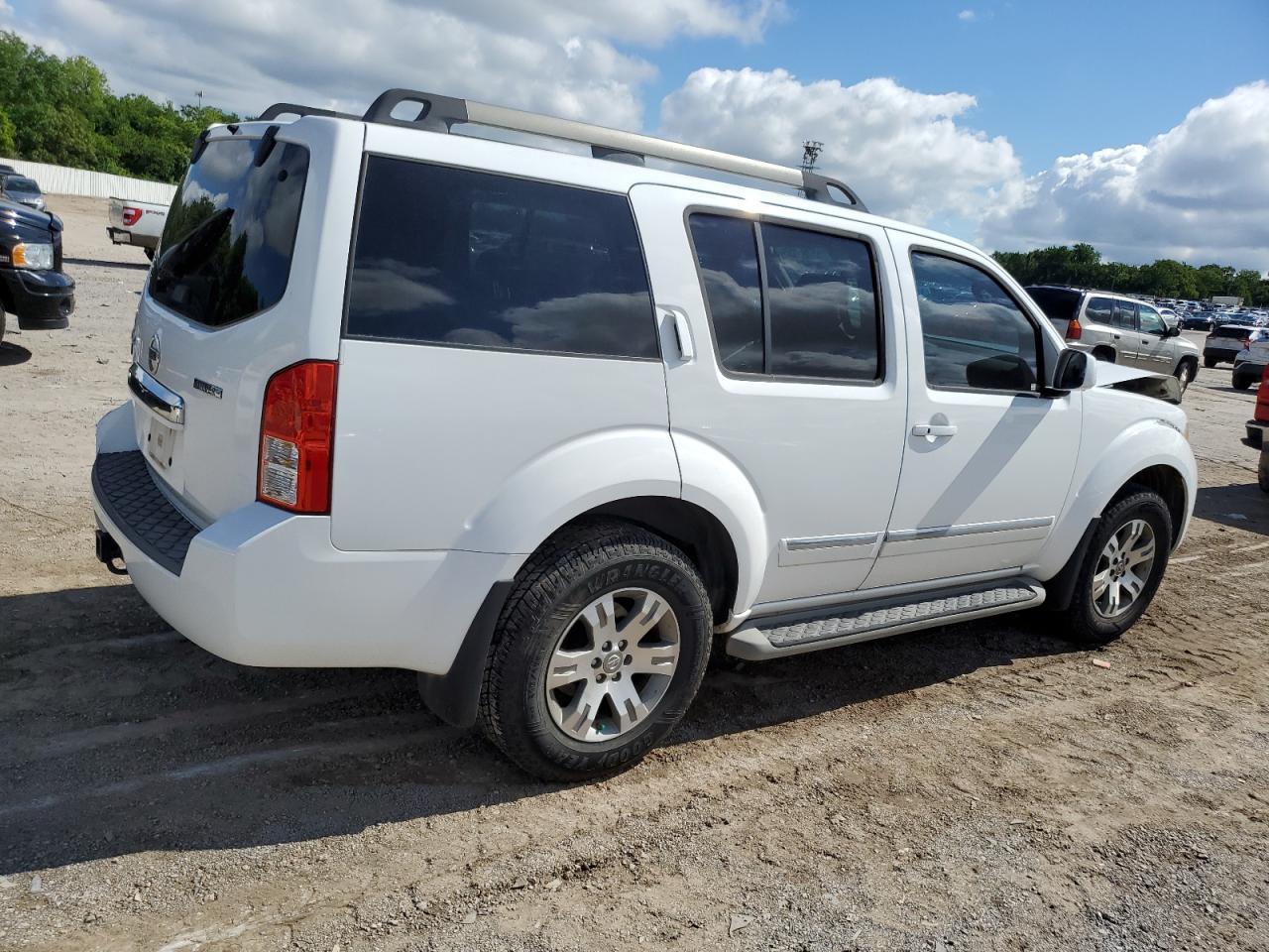 2011 Nissan Pathfinder S - Фото 3