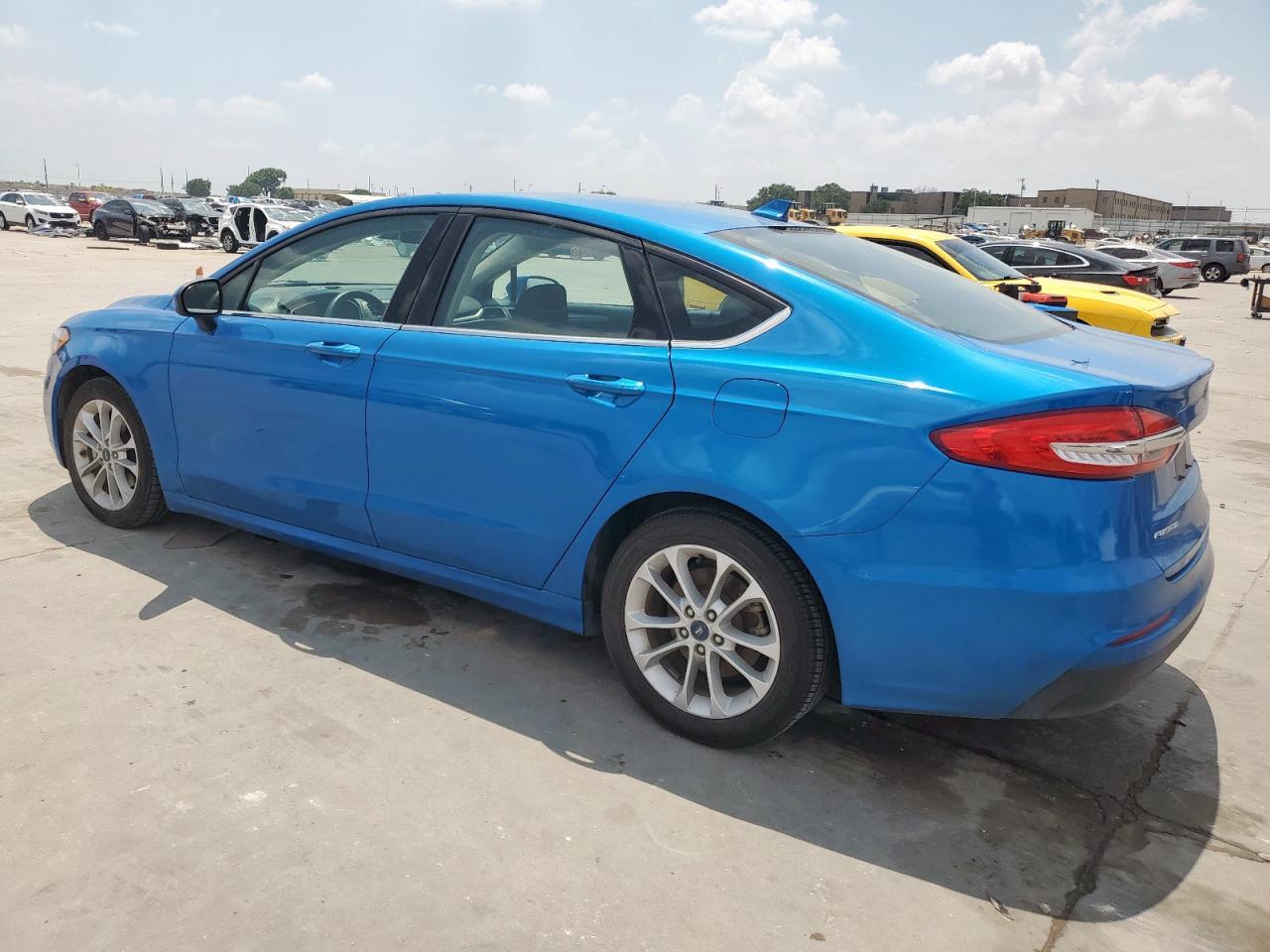 2020 Ford Fusion Se - Фото 2