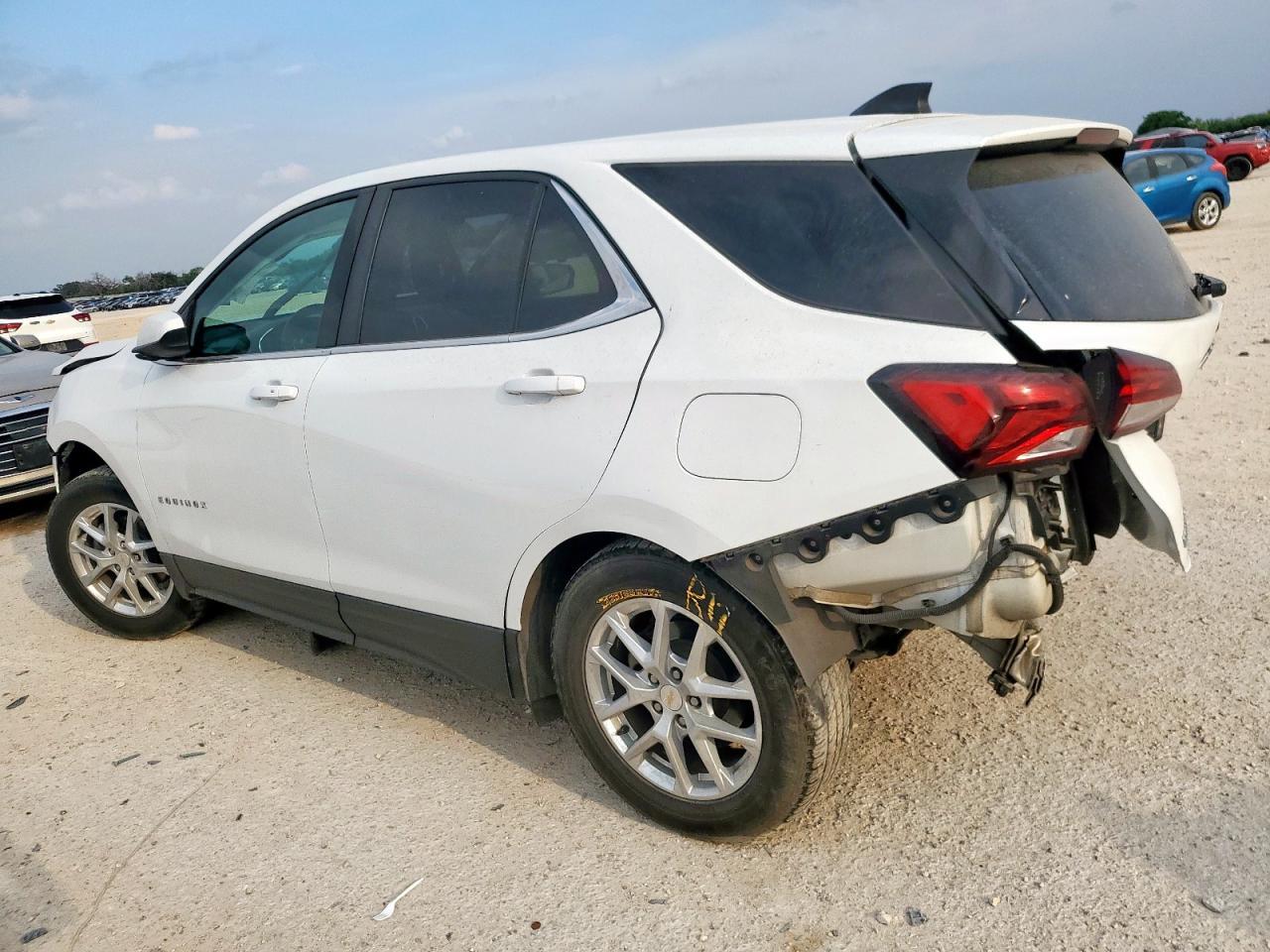2022 Chevrolet Equinox Lt - Image 2