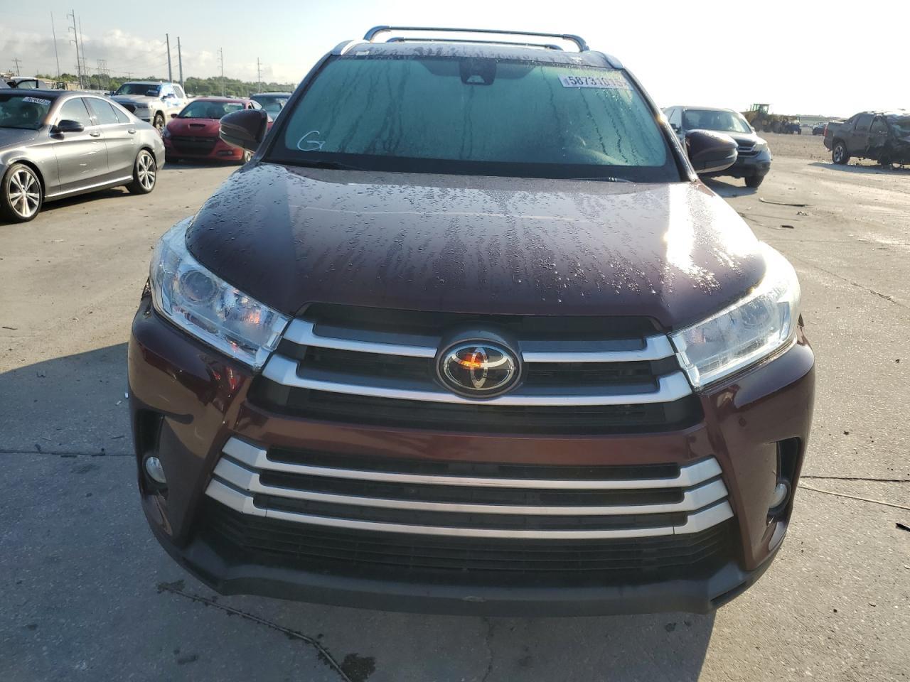 2019 Toyota Highlander Se - Image 5