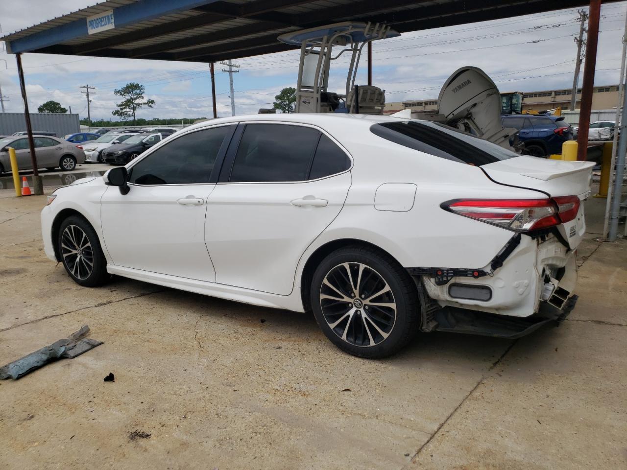 2019 Toyota Camry L - Фото 2