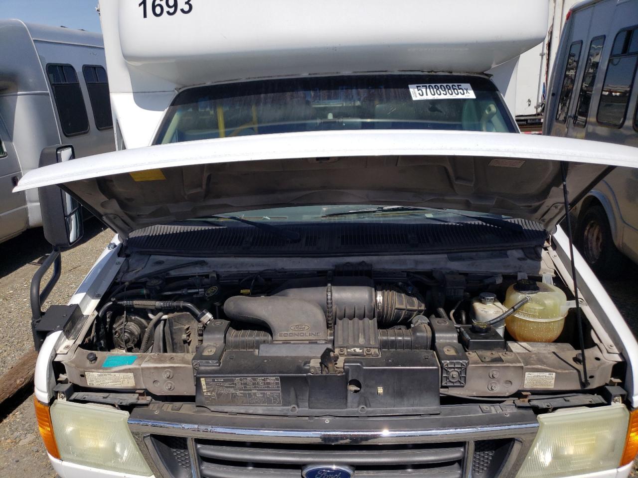 2007 Ford Econoline E450 Super Duty Cutaway Van - Фото 7