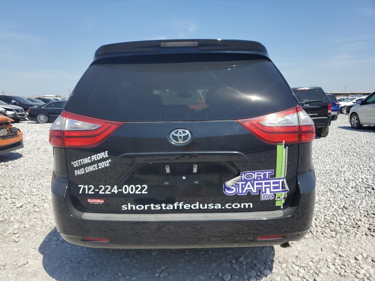 2017 Toyota Sienna Le - Фото 6