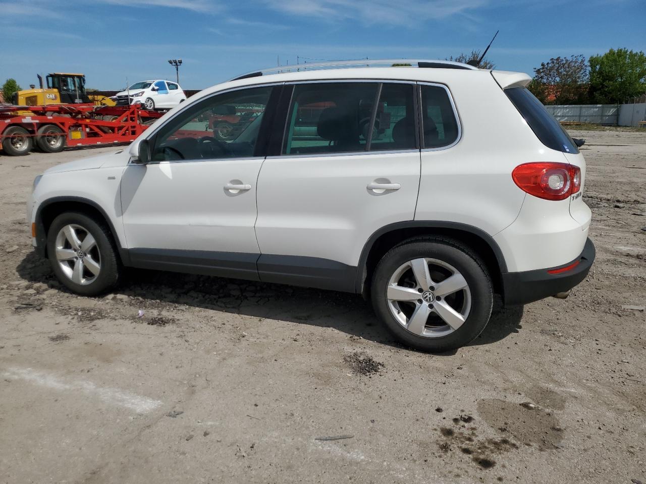 2010 Volkswagen Tiguan - Фото 2