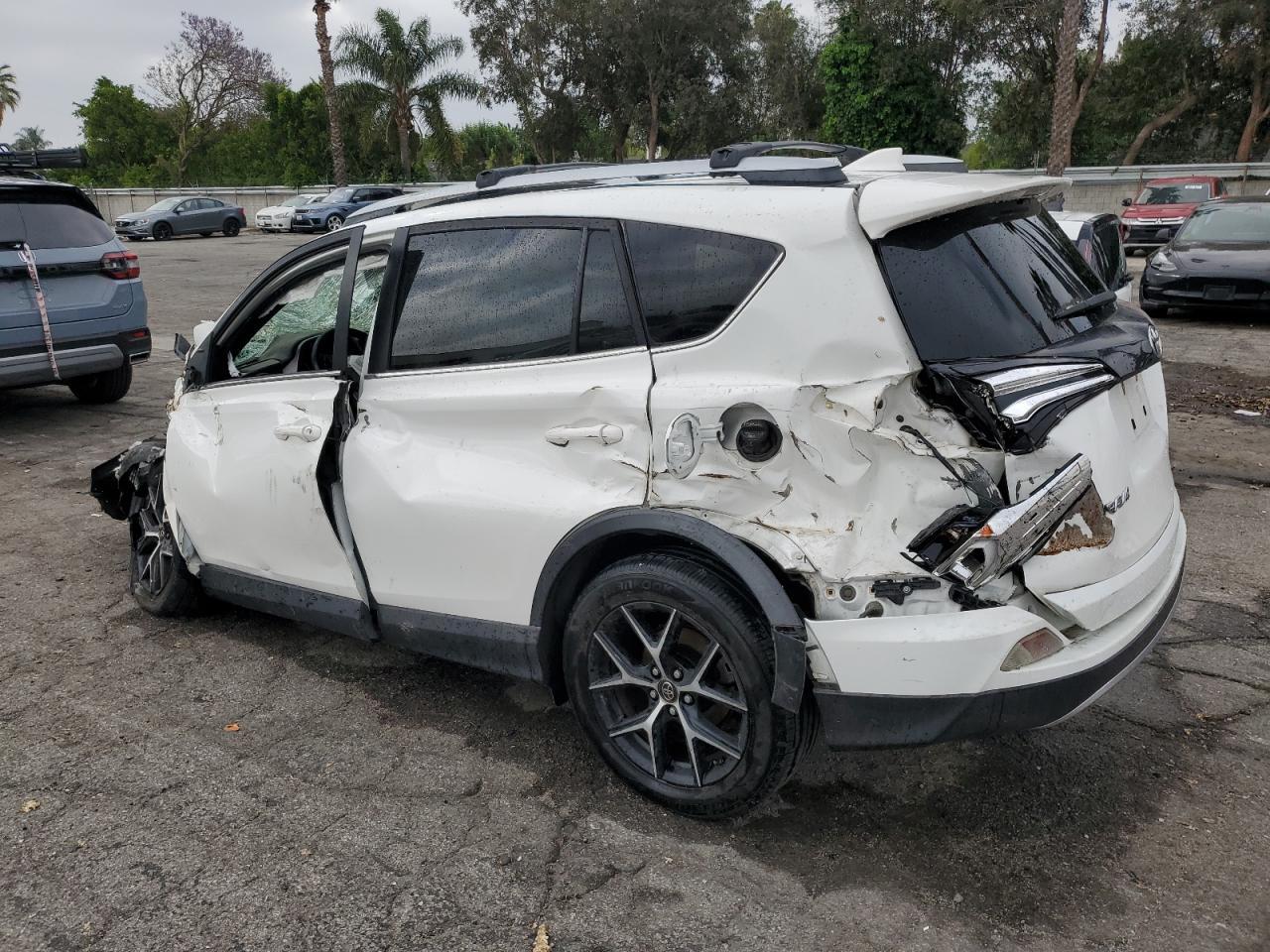 2018 Toyota Rav4 Se - Фото 2
