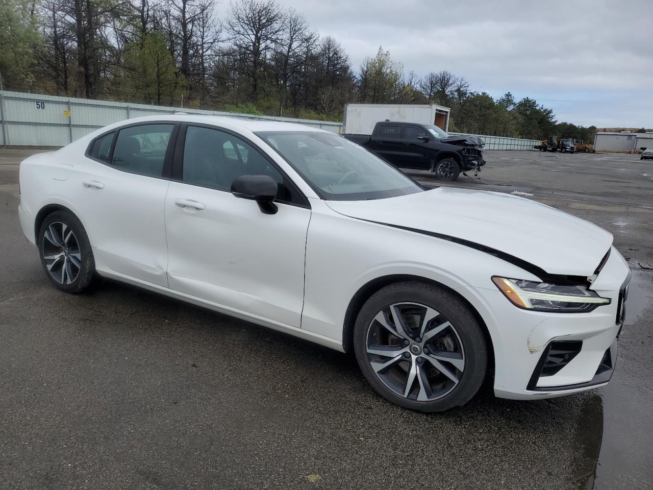 2021 Volvo S60 T5 R-Design - Image 4