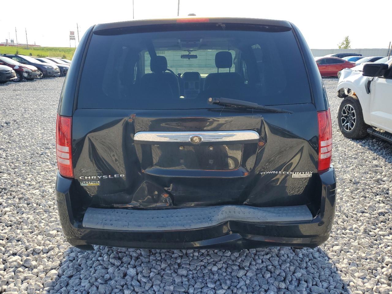 2009 Chrysler Town & Country Lx - Фото 6