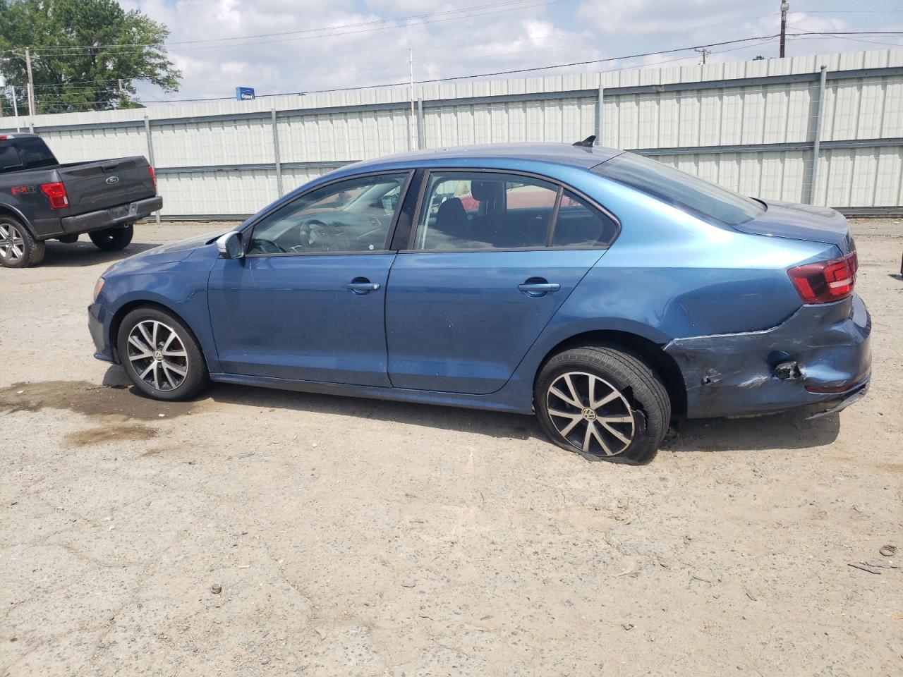 2016 Volkswagen Jetta Se - Фото 2
