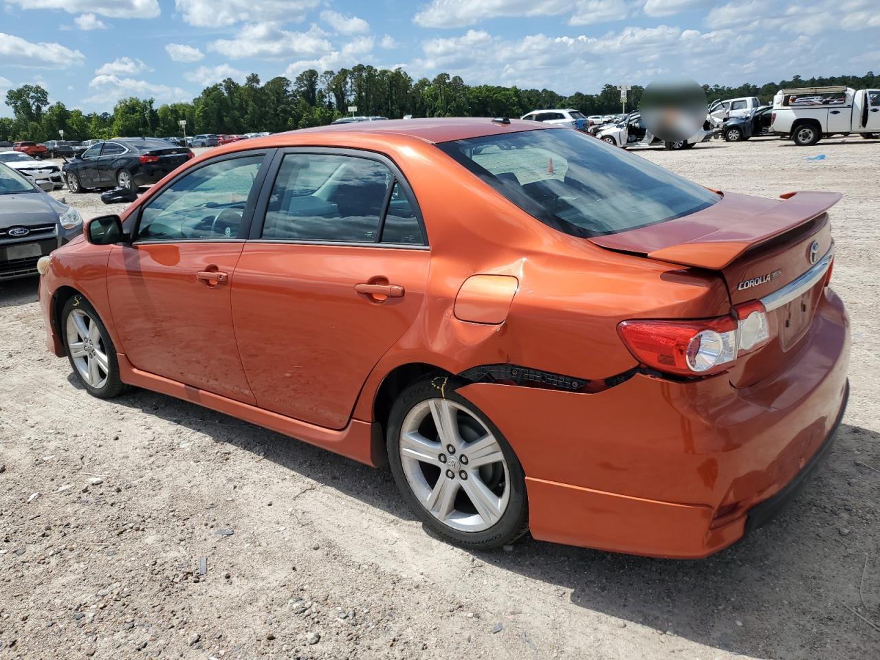 2013 Toyota Corolla Base - Фото 2