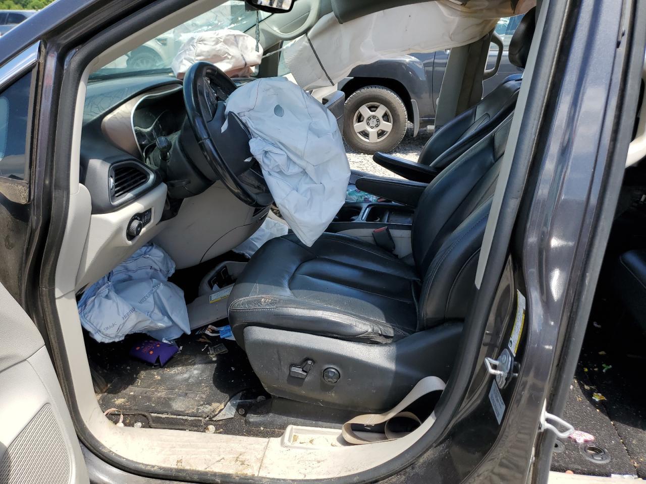 2017 Chrysler Pacifica Touring L - Фото 7