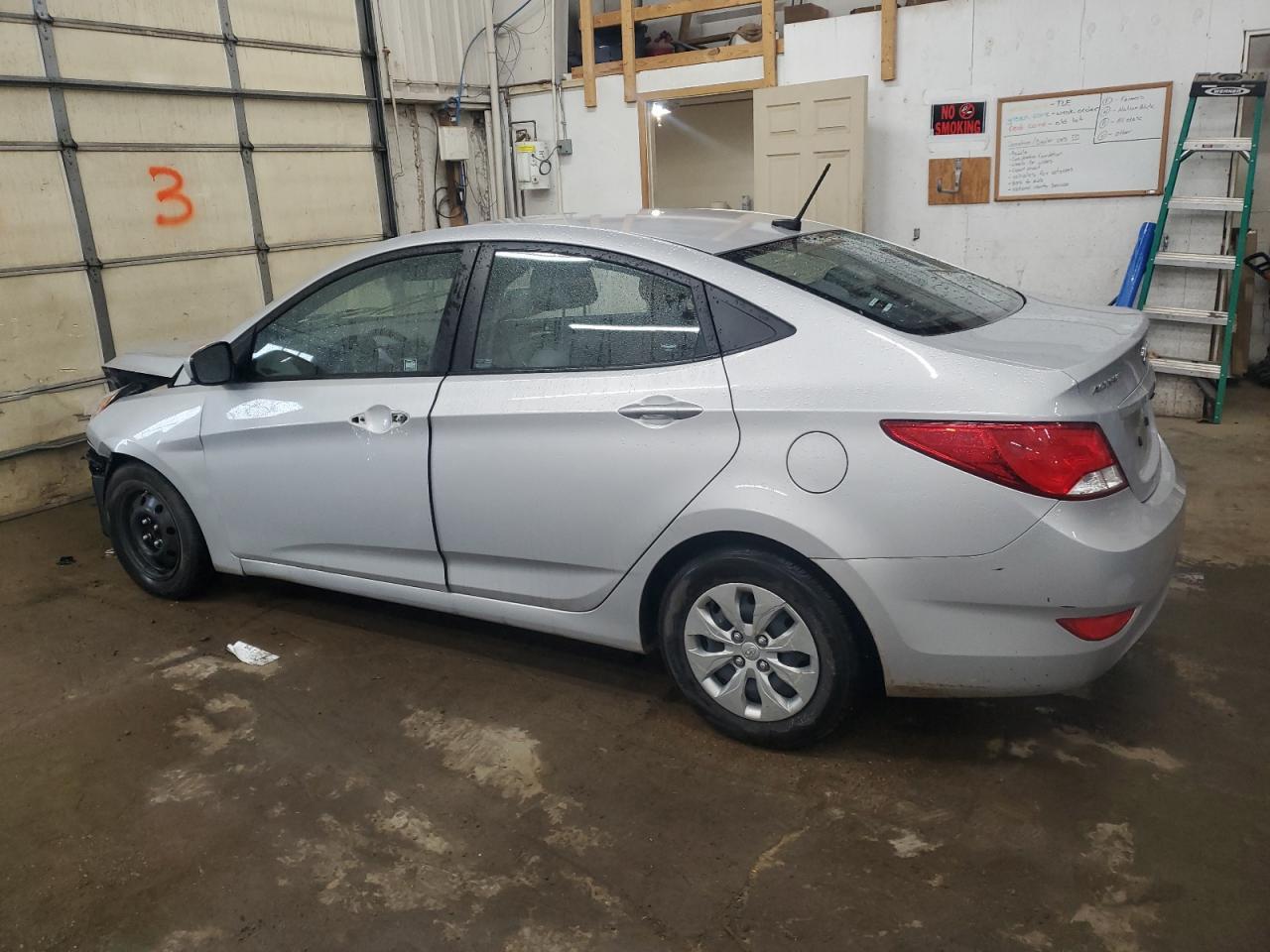 2016 Hyundai Accent Se - Image 2