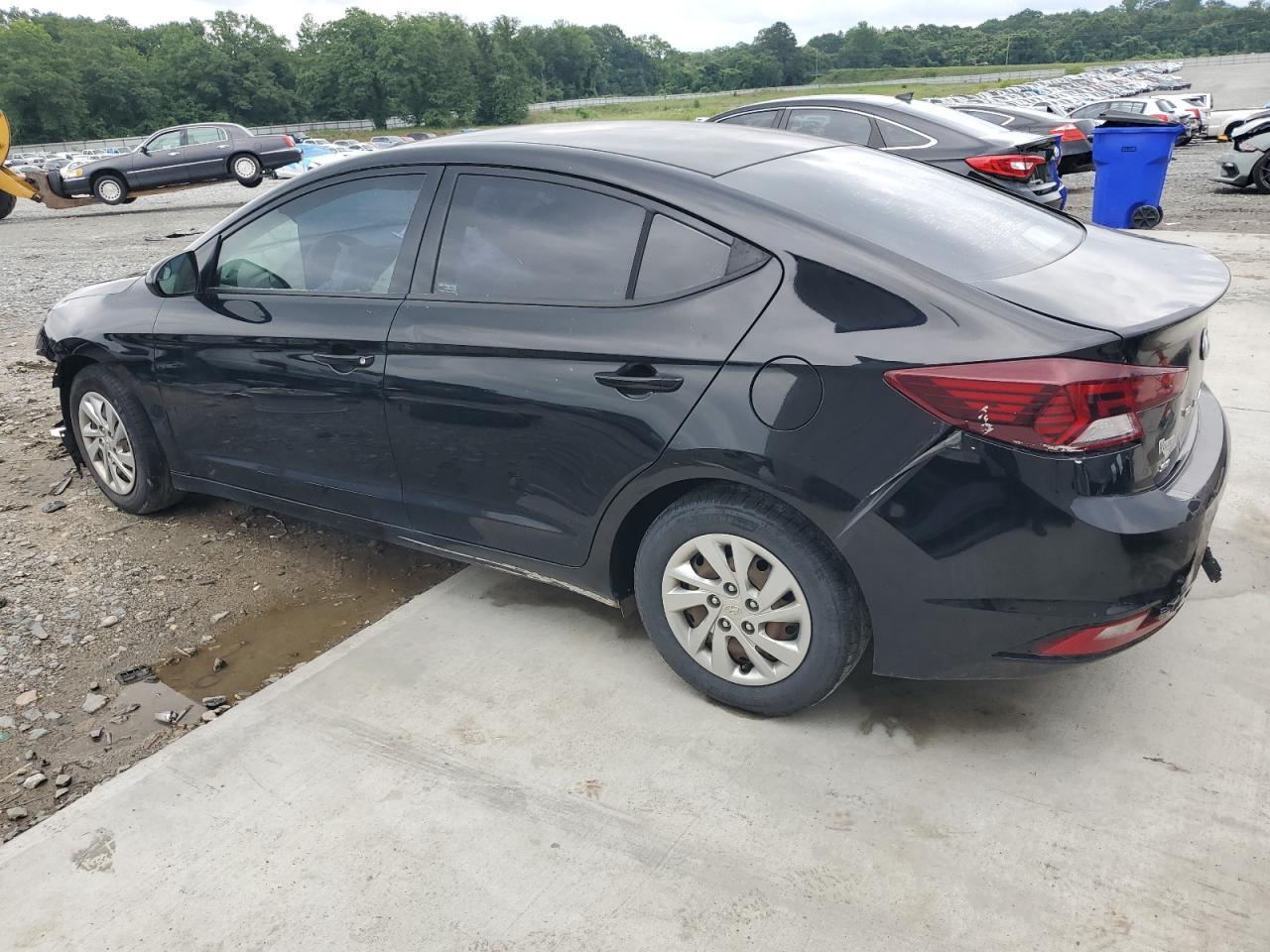2020 Hyundai Elantra Se - Image 2