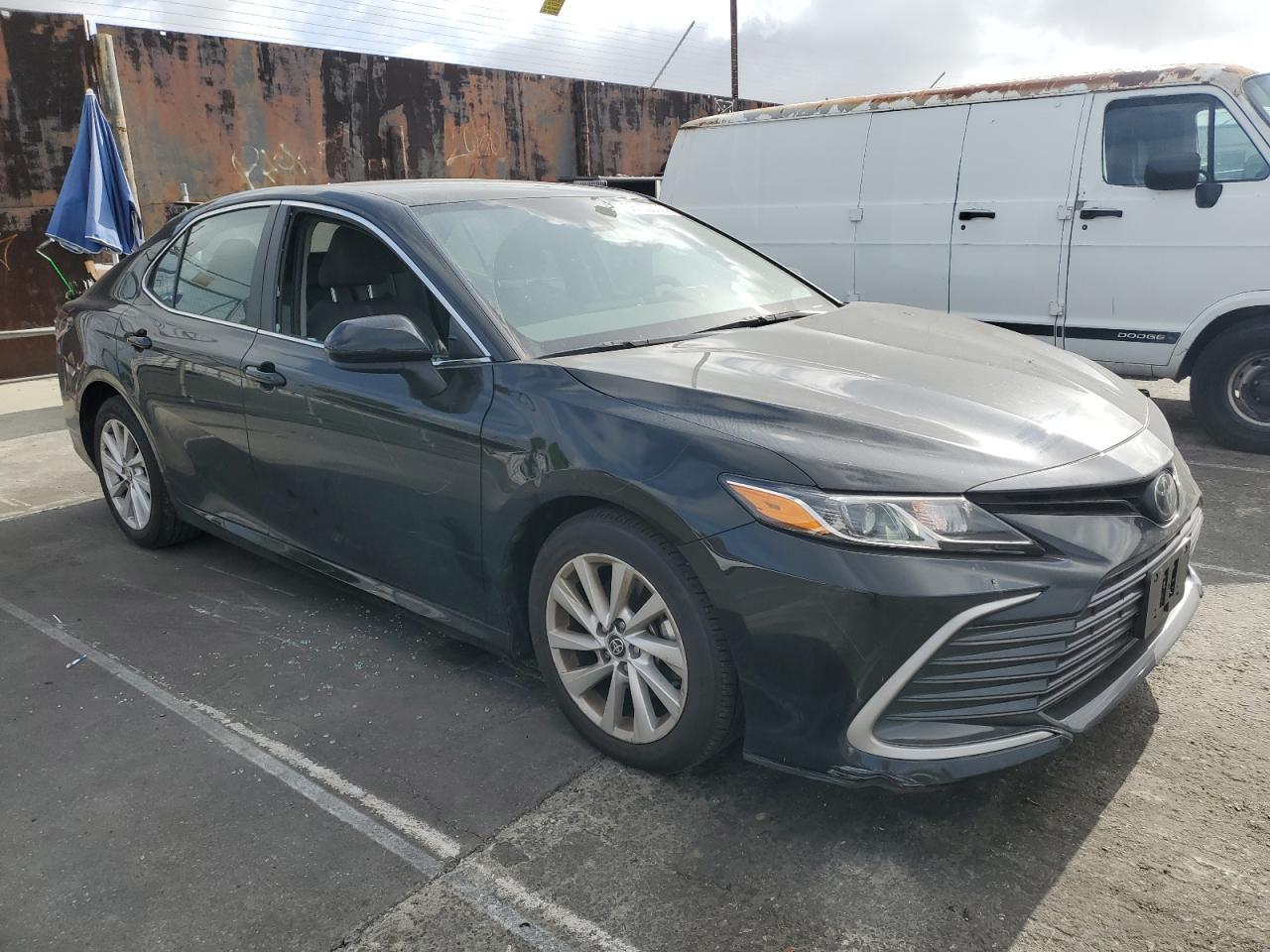 2023 Toyota Camry Le - Фото 4