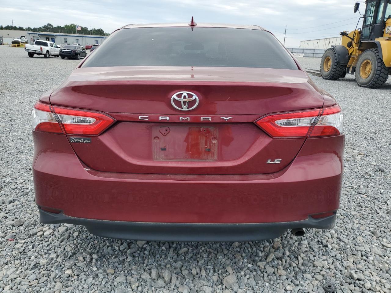 2020 Toyota Camry Le - Фото 6