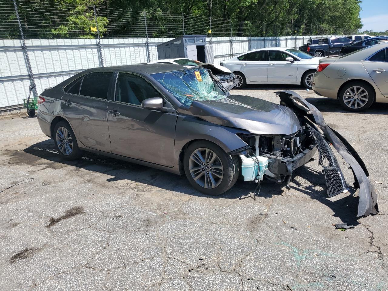 2017 Toyota Camry Le - Image 4