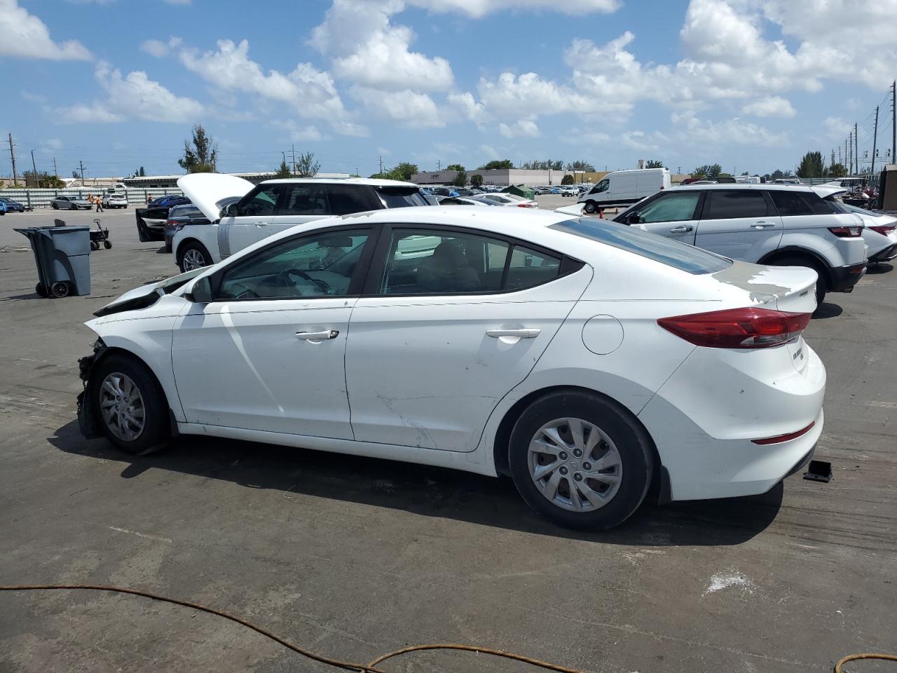 2017 Hyundai Elantra Se - Фото 2