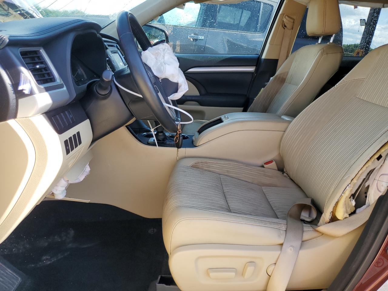 2015 Toyota Highlander Le - Image 7