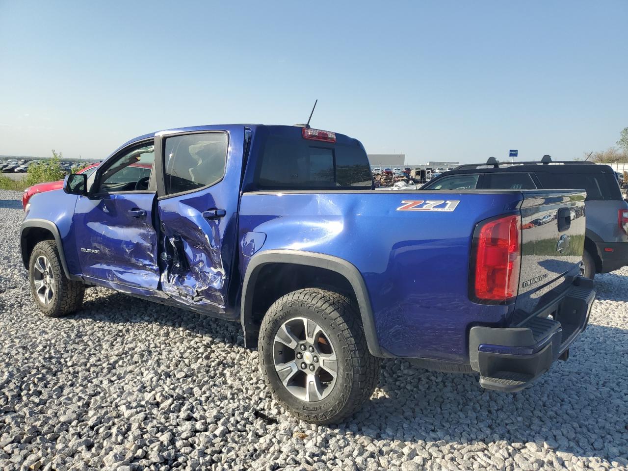 2017 Chevrolet Colorado Z71 - Image 2