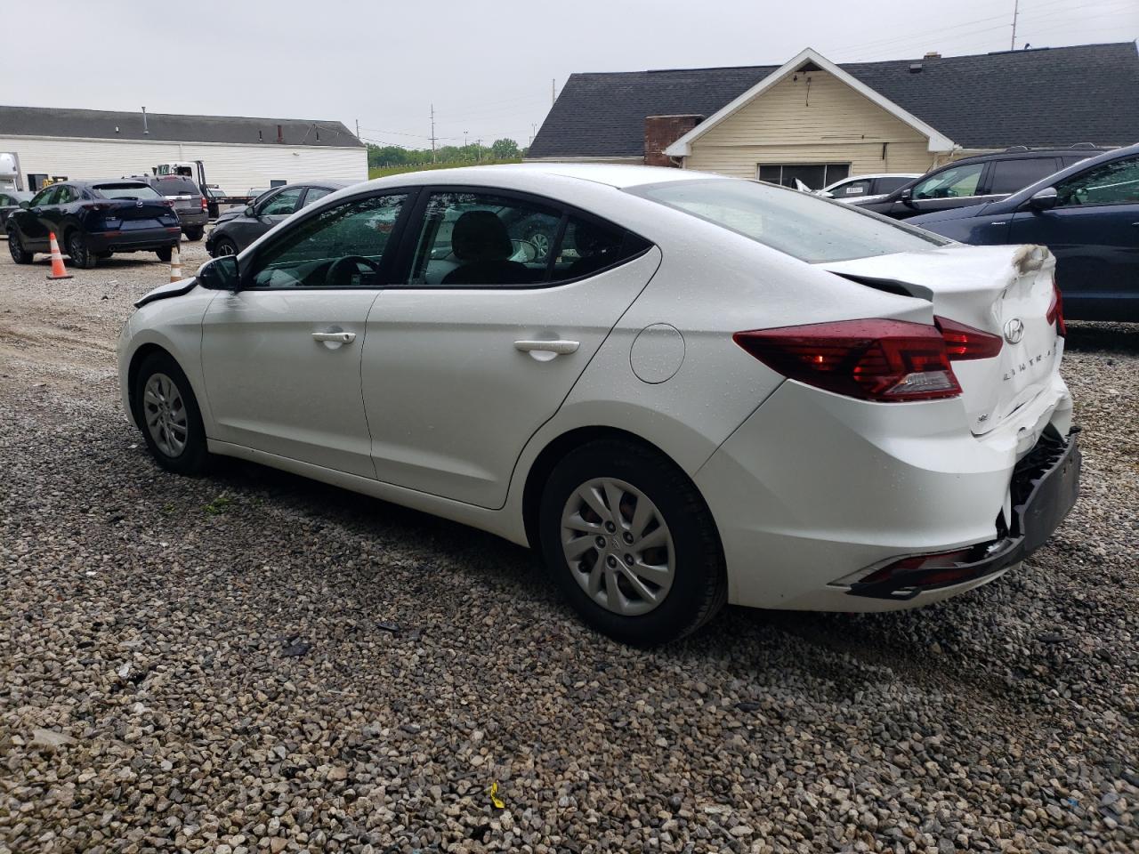 2020 Hyundai Elantra Se - Фото 2