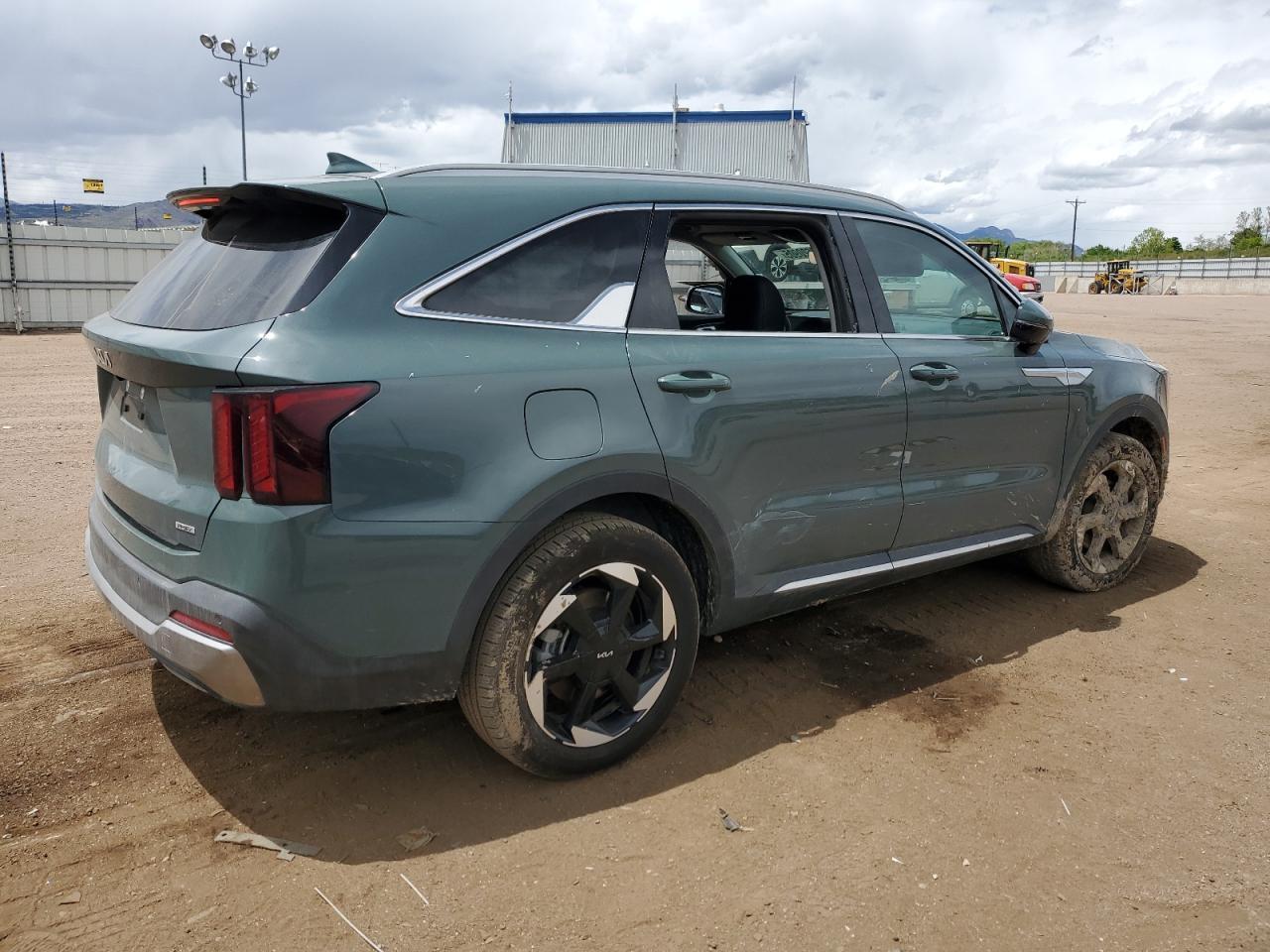 2025 Kia Sorento Ex - Image 3