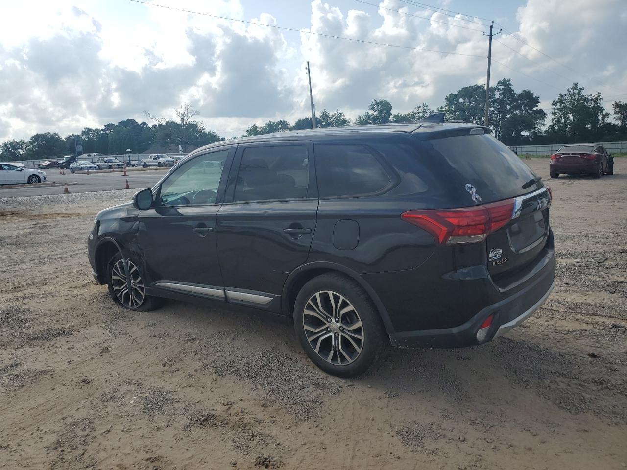 2018 Mitsubishi Outlander Se - Image 2