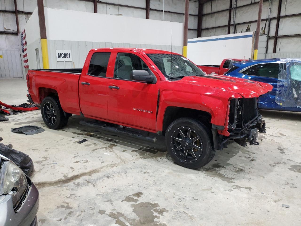 2017 Chevrolet Silverado K1500 Custom - Фото 4