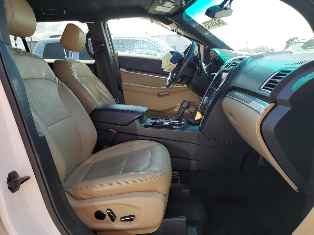 2016 Ford Explorer Limited - Image 7