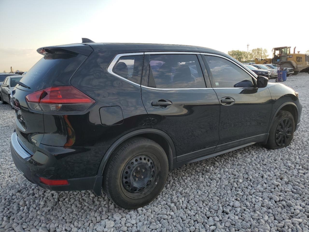 2018 Nissan Rogue S - Фото 3