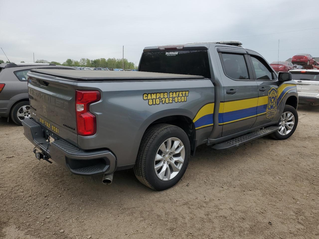 2020 Chevrolet Silverado K1500 Custom - Фото 3