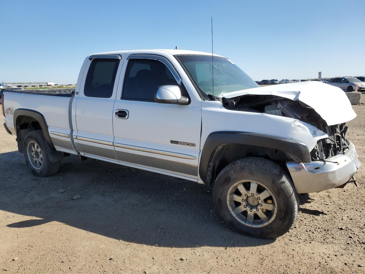 2000 GMC New Sierra K2500 - Image 4