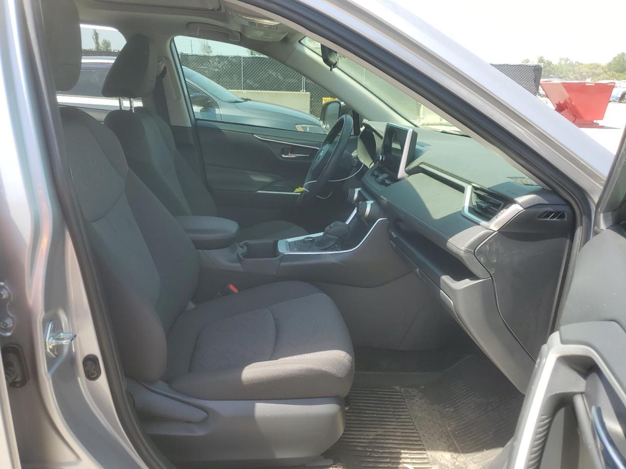 2023 Toyota Rav4 Xle - Image 7