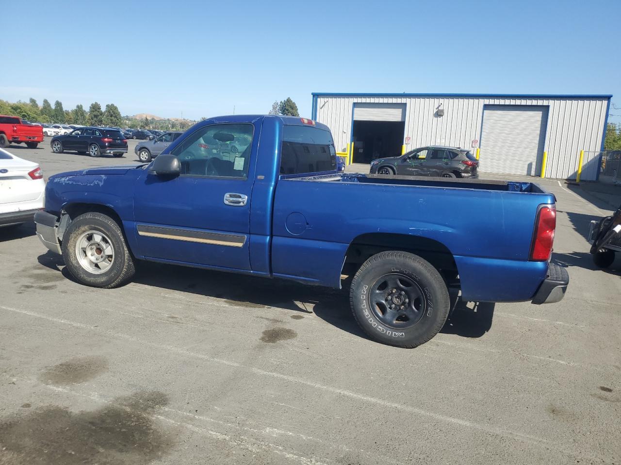 2004 Chevrolet Silverado C1500 - Image 2