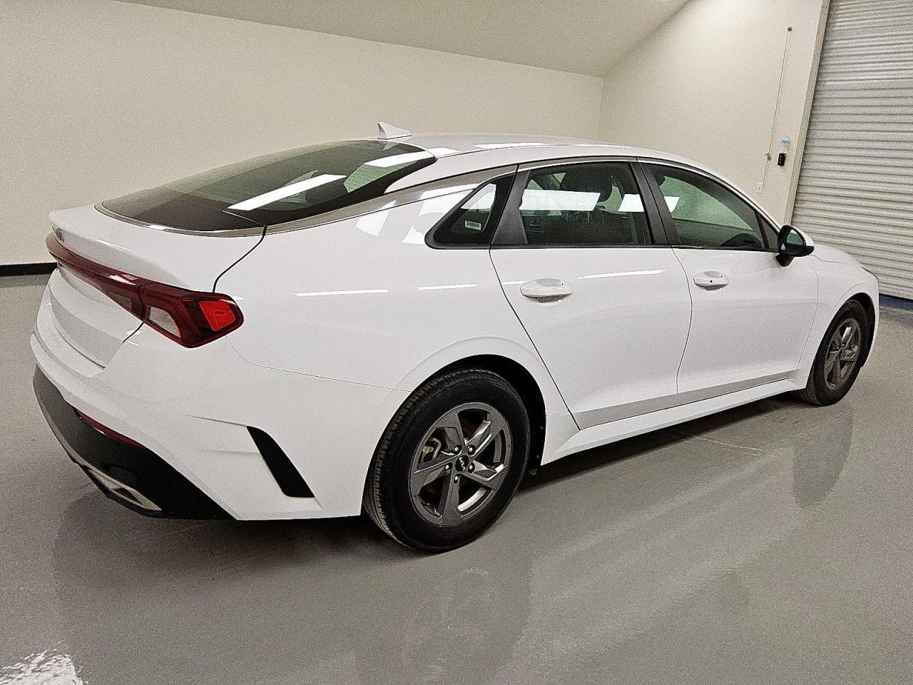 2022 Kia K5 Lxs - Фото 3