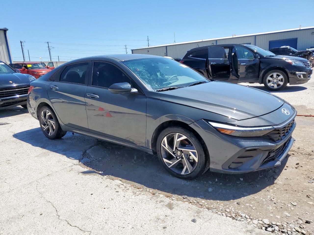 2025 Hyundai Elantra Sel Sport - Image 4