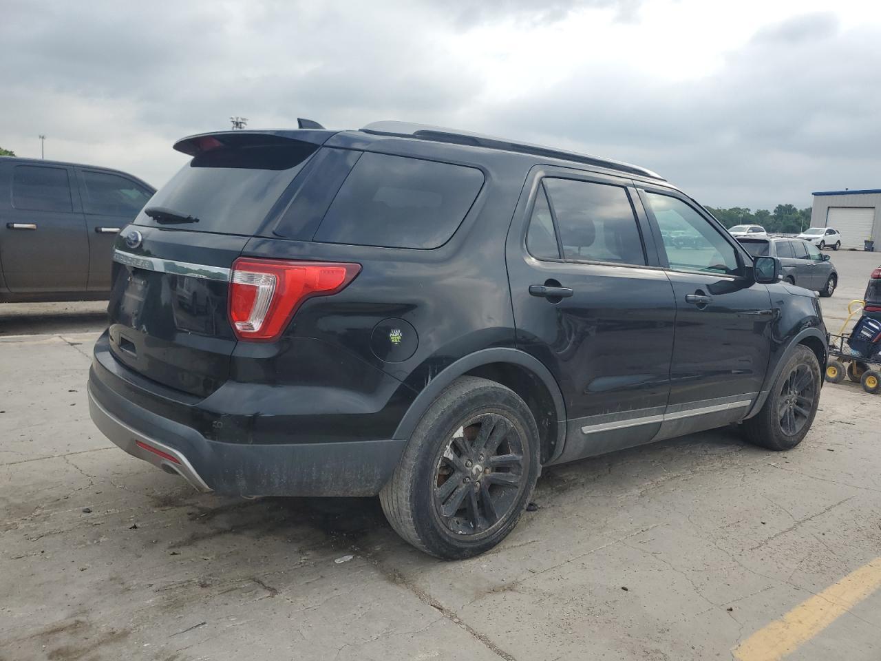 2017 Ford Explorer Xlt - Фото 3