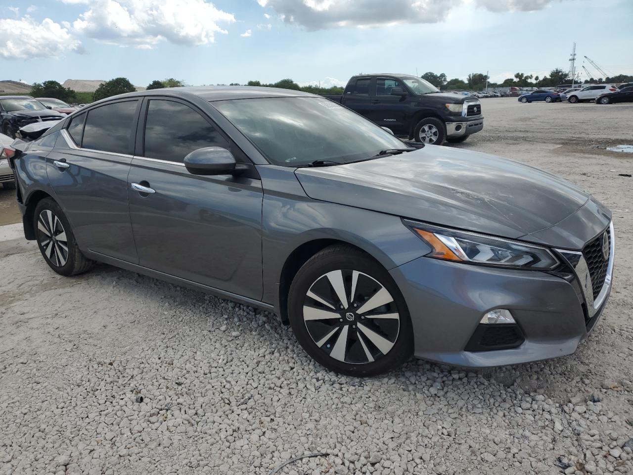 2022 Nissan Altima Sv - Image 4