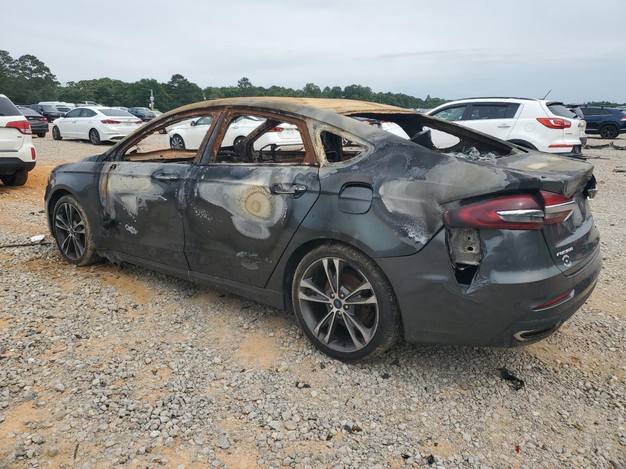 2019 Ford Fusion Titanium - Image 2