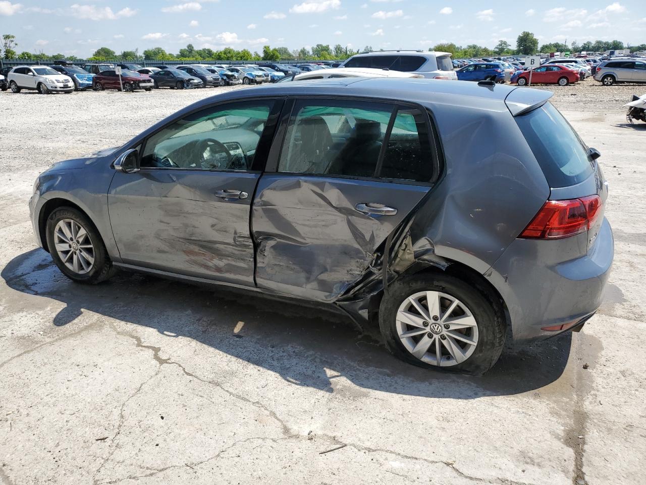 2016 Volkswagen Golf S/Se - Фото 2