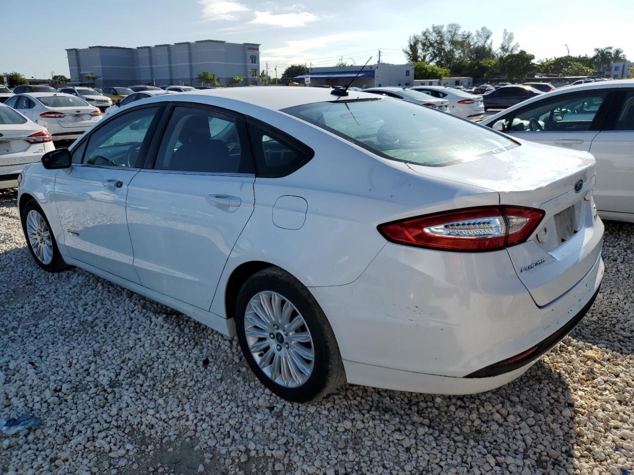 2013 Ford Fusion Se Hybrid - Image 2