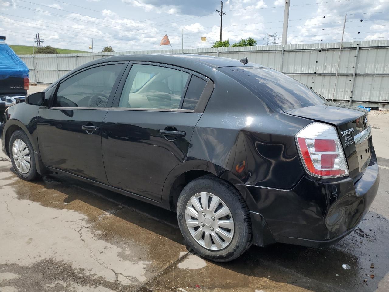 2010 Nissan Sentra 2.0 - Фото 2